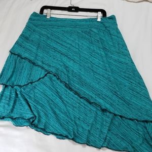 Kuhl layered knee-length skirt.